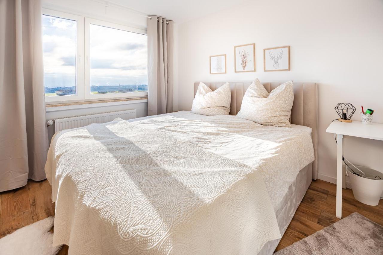 Moderne 2-Zimmer-Wohnung Mit Atemberaubender Skyline Aussicht Auf Frankfurt! Steinbach im Taunus Ngoại thất bức ảnh
