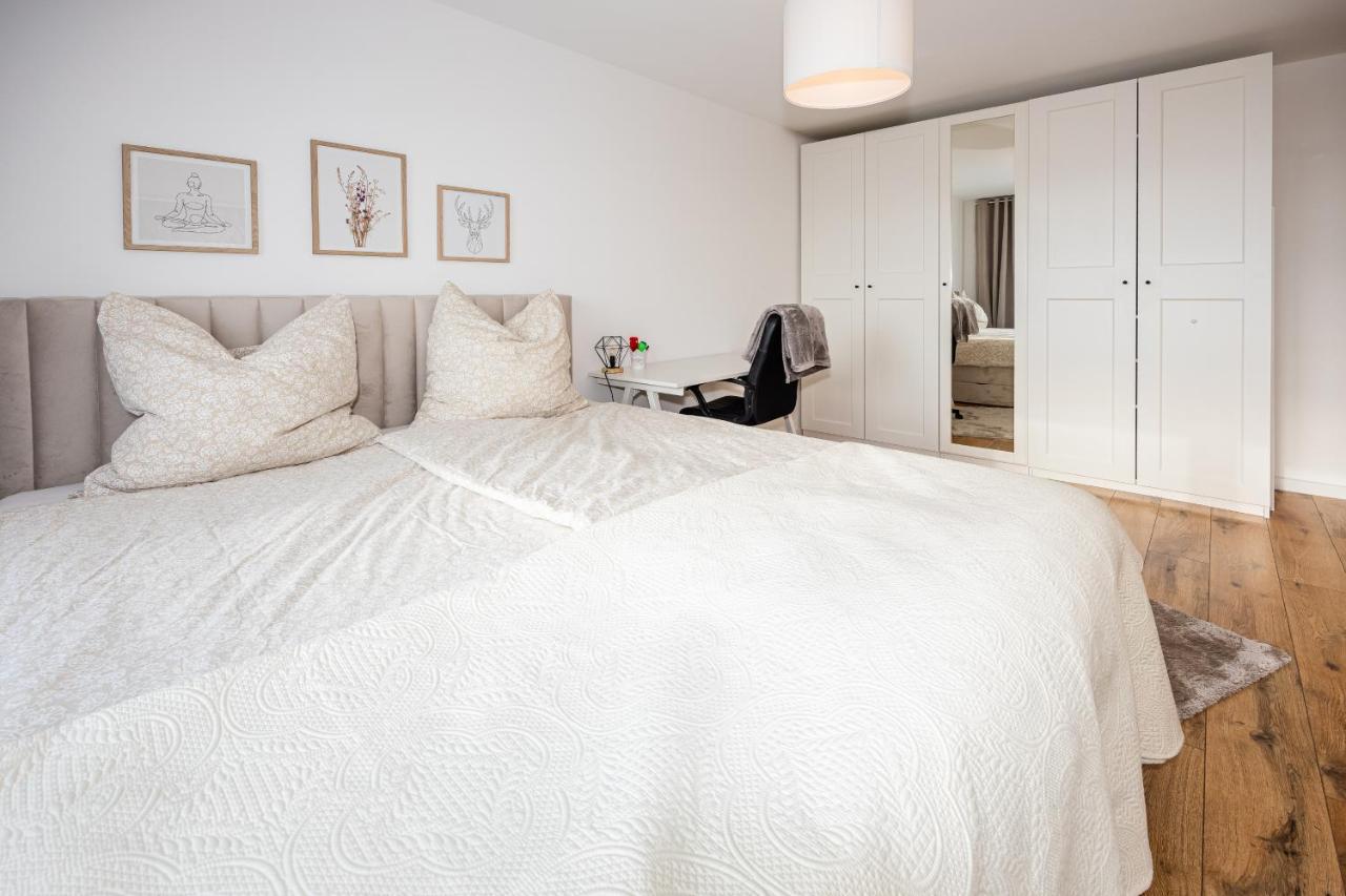 Moderne 2-Zimmer-Wohnung Mit Atemberaubender Skyline Aussicht Auf Frankfurt! Steinbach im Taunus Ngoại thất bức ảnh